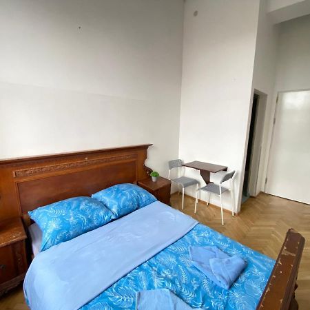 Oliwka Hostel Warsaw Exterior photo